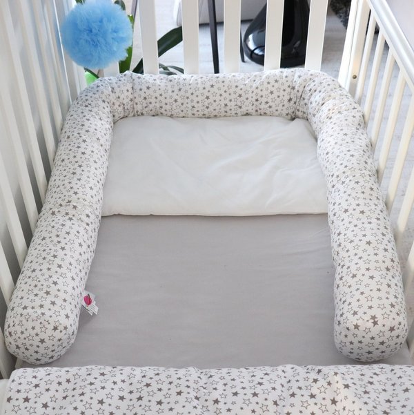 Babymajawelt® Bett Nestchen Schlange Sterne weiss
