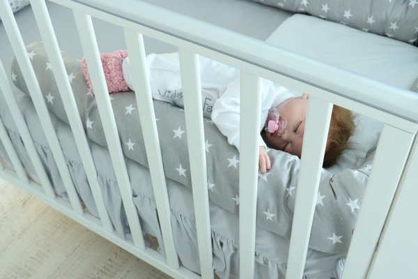 Babymajawelt® Bett Nestchen Schlange Wickeltischumrandung Stars grau
